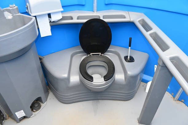 Types of Portable Toilets We Offer in Baywood, NY